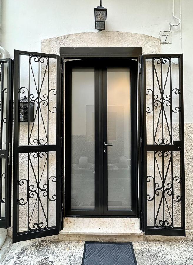 Marbel Suite Adelfia Екстер'єр фото