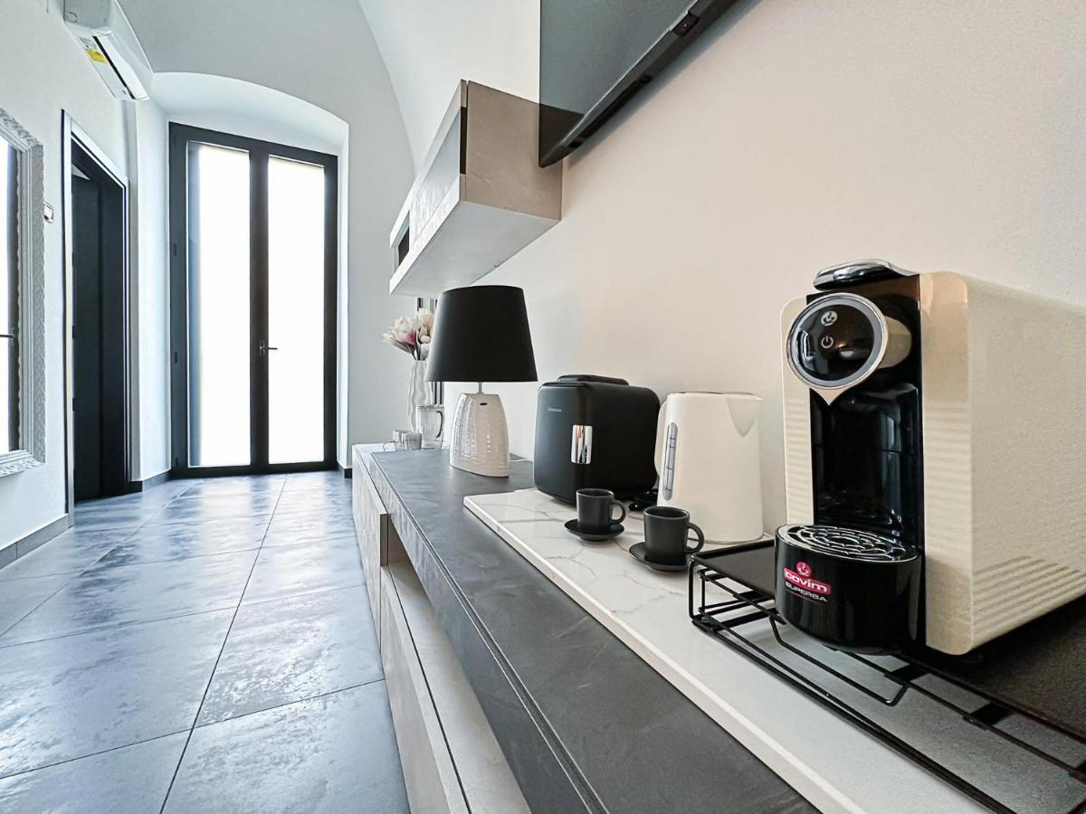 Marbel Suite Adelfia Екстер'єр фото